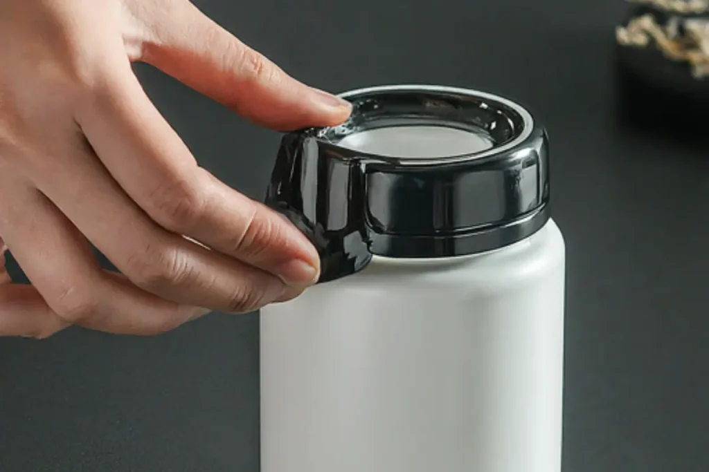 Hinged Cap with a Tamper Evident Ring