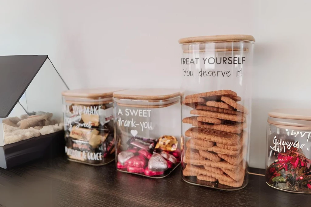 bulk plastic jars supplier