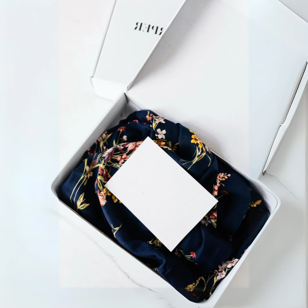 custom garment packaging