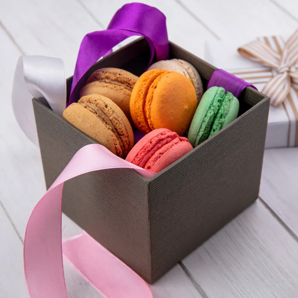 eco-friendly black macaron boxes