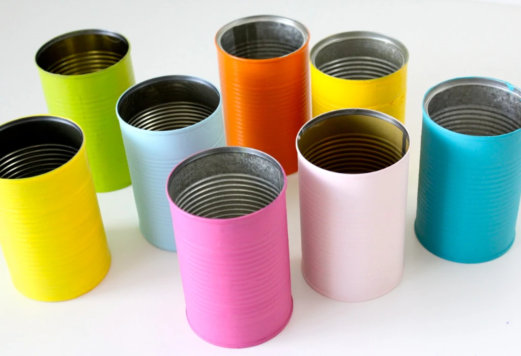 colored tin containers